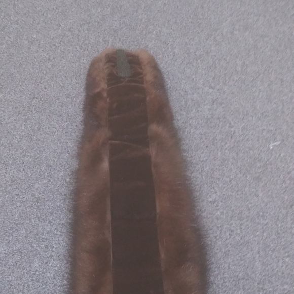 NIB Mink Fur Hat & 2 Fur Scarves - Picture 5 of 16